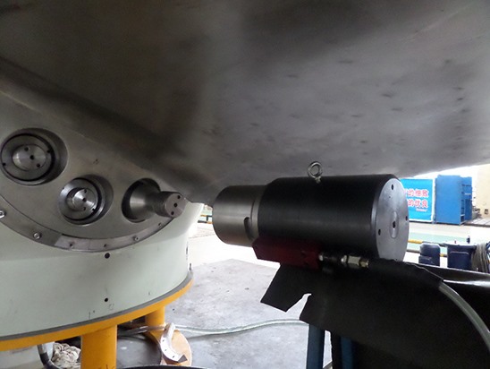 拉伸器應(yīng)用在水電水輪機葉片螺栓預(yù)緊